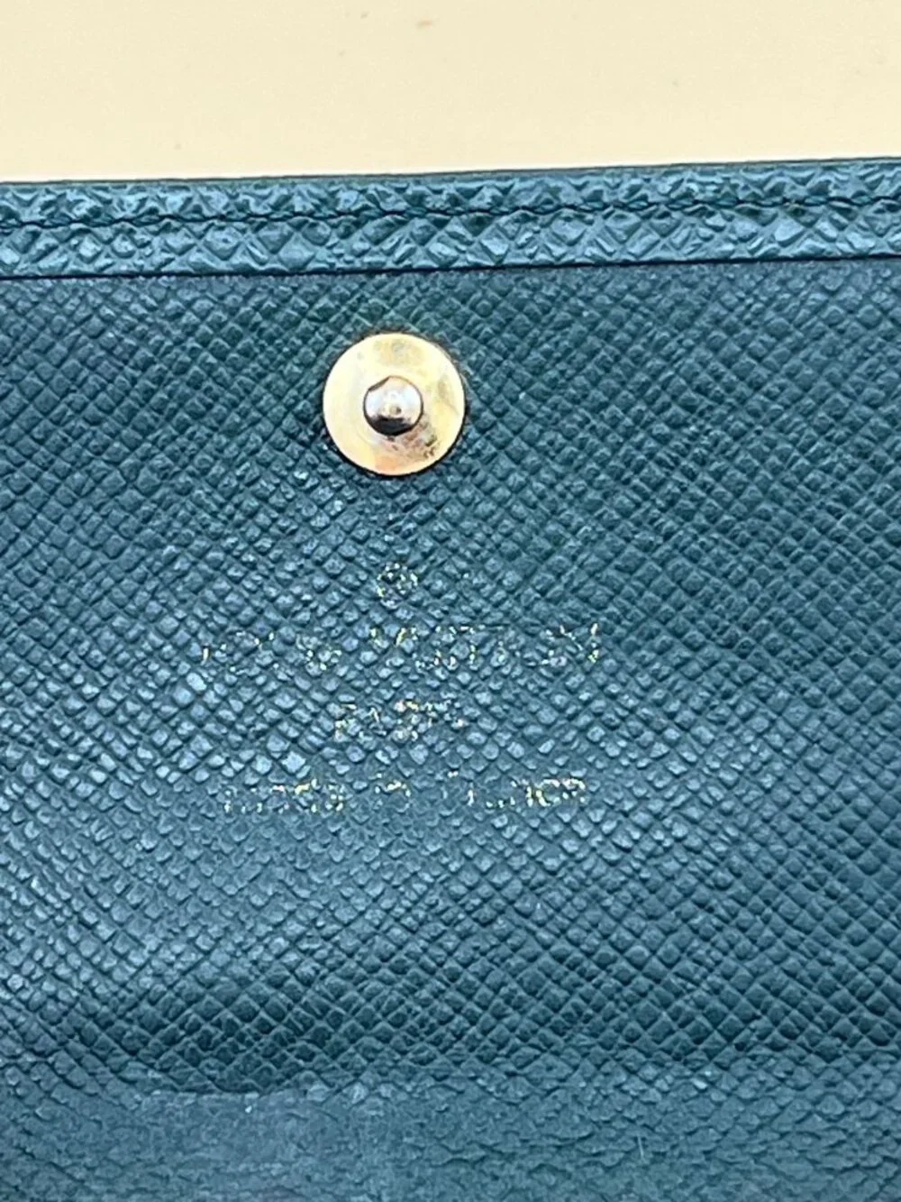 Louis Vuitton Taiga Leather 6 Ring Key Case Holder Green Made in France